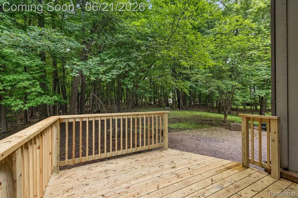 6403 W Oaks Drive West Bloomfield Charter Township MI 48324