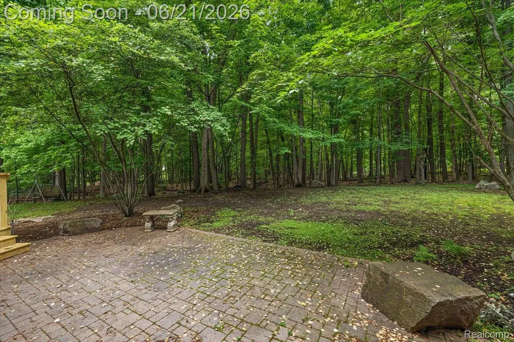 6403 W Oaks Drive West Bloomfield Charter Township MI 48324