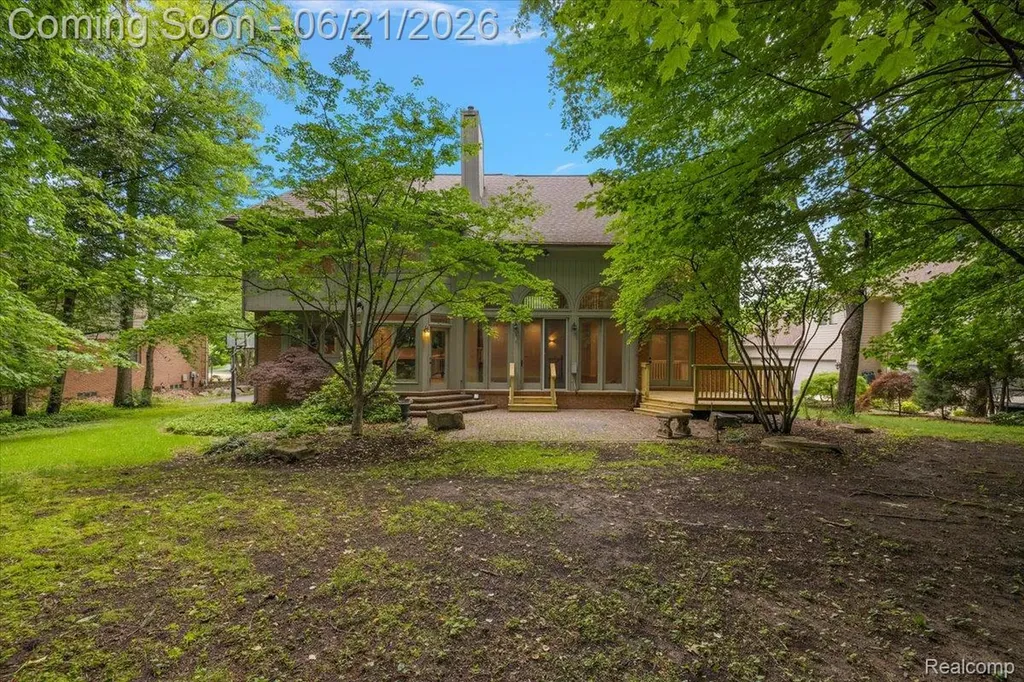 6403 W Oaks Drive West Bloomfield Charter Township MI 48324