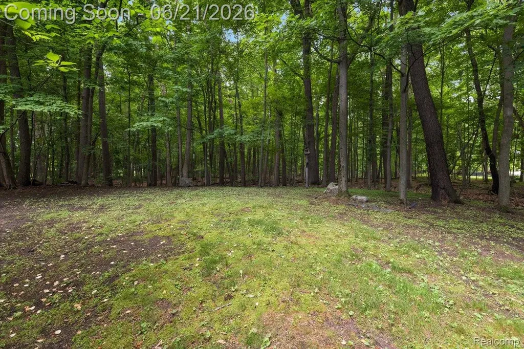 6403 W Oaks Drive West Bloomfield Charter Township MI 48324
