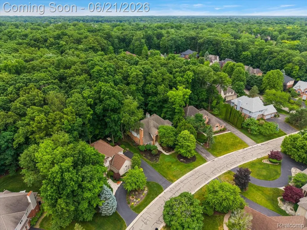 6403 W Oaks Drive West Bloomfield Charter Township MI 48324