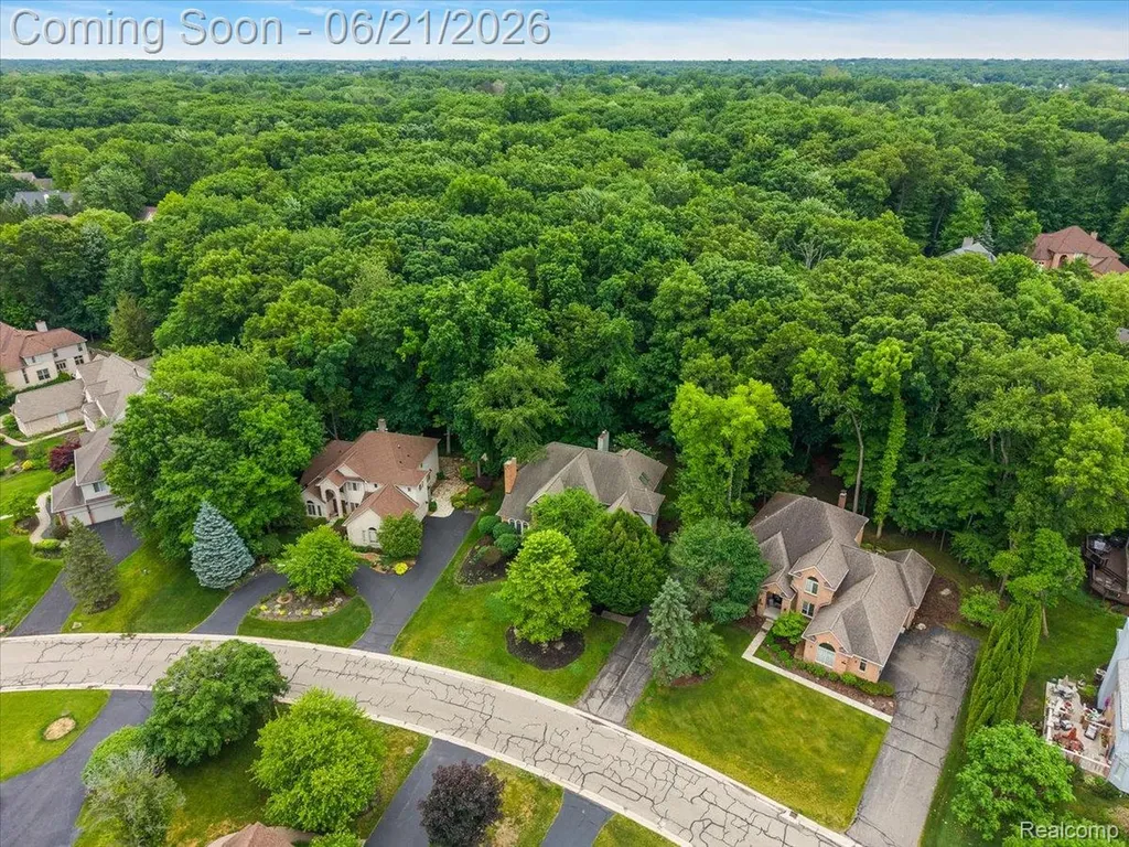 6403 W Oaks Drive West Bloomfield Charter Township MI 48324
