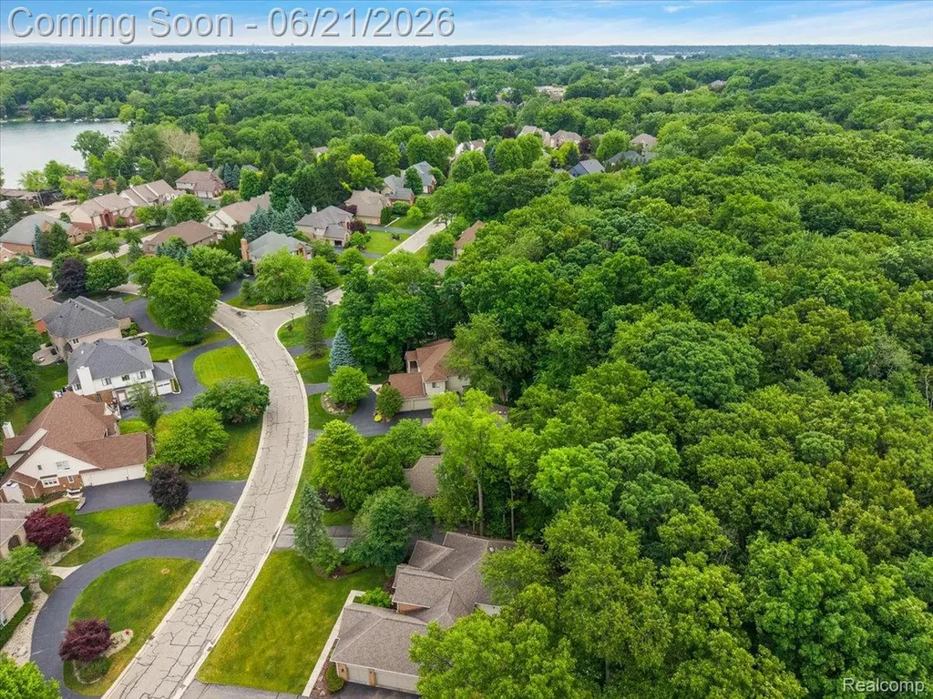 6403 W Oaks Drive West Bloomfield Charter Township MI 48324