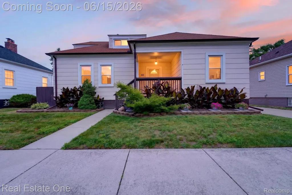 466 Spruce Street Wyandotte City MI 48192