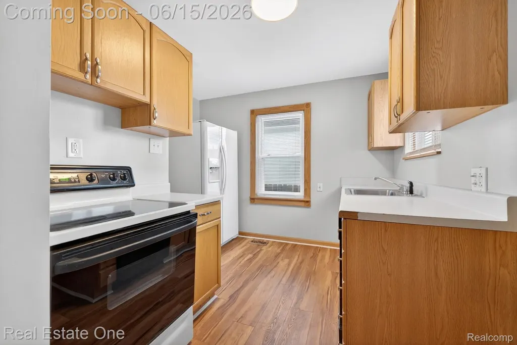 466 Spruce Street Wyandotte City MI 48192
