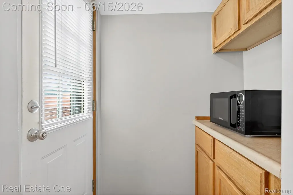 466 Spruce Street Wyandotte City MI 48192