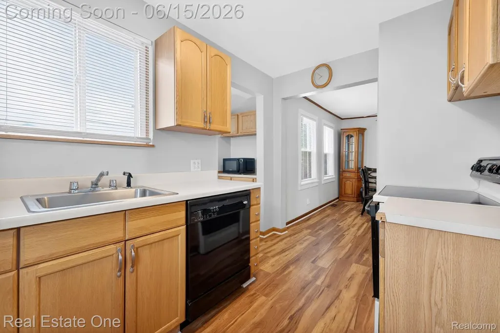 466 Spruce Street Wyandotte City MI 48192