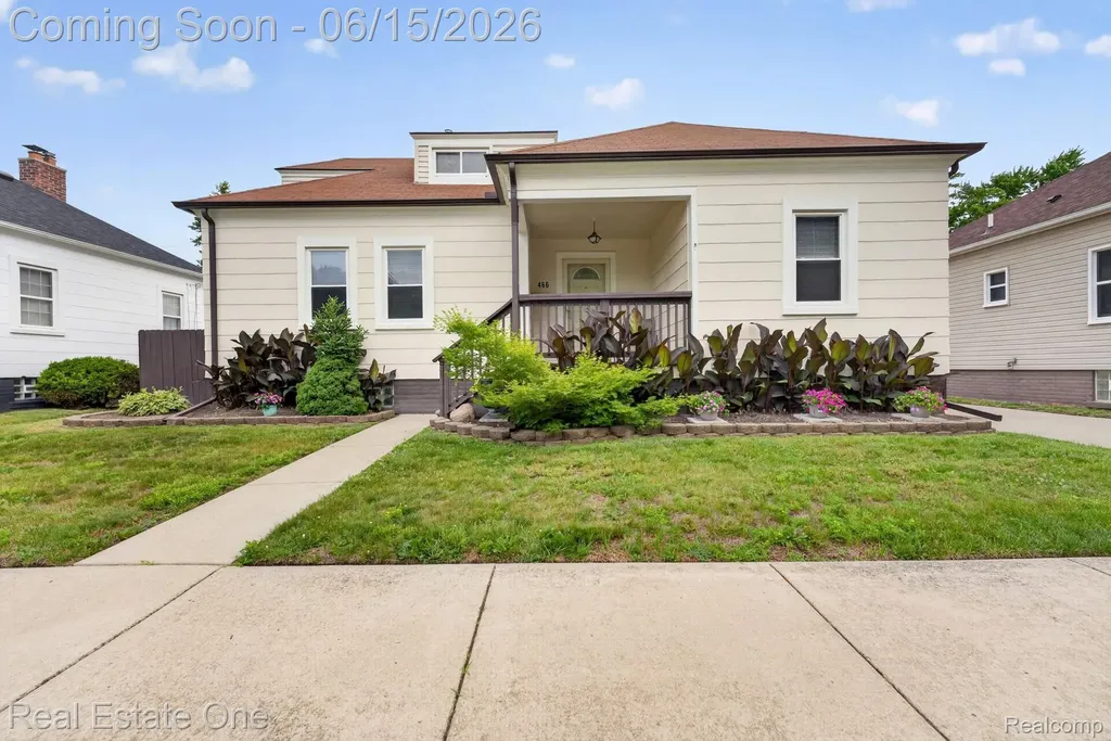 466 Spruce Street Wyandotte City MI 48192