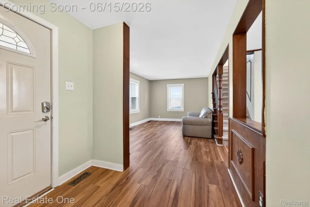 466 Spruce Street Wyandotte City MI 48192