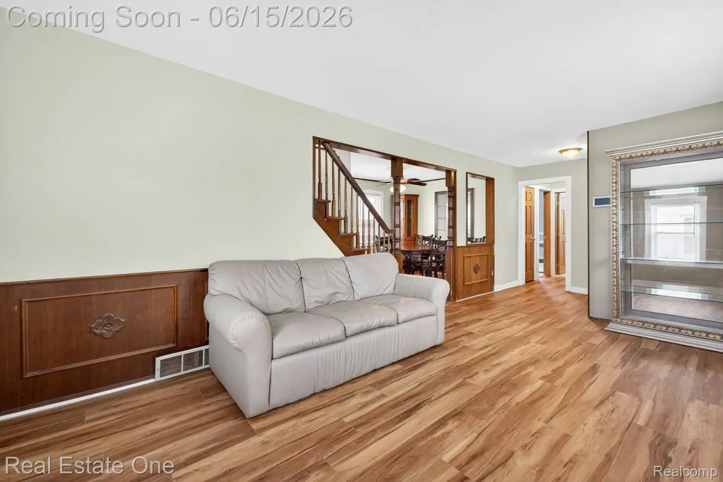 466 Spruce Street Wyandotte City MI 48192