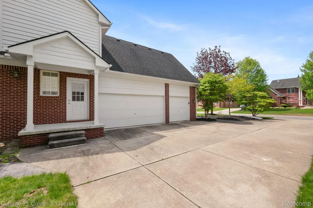 27852 Larson Lane Farmington Hills City MI 48331