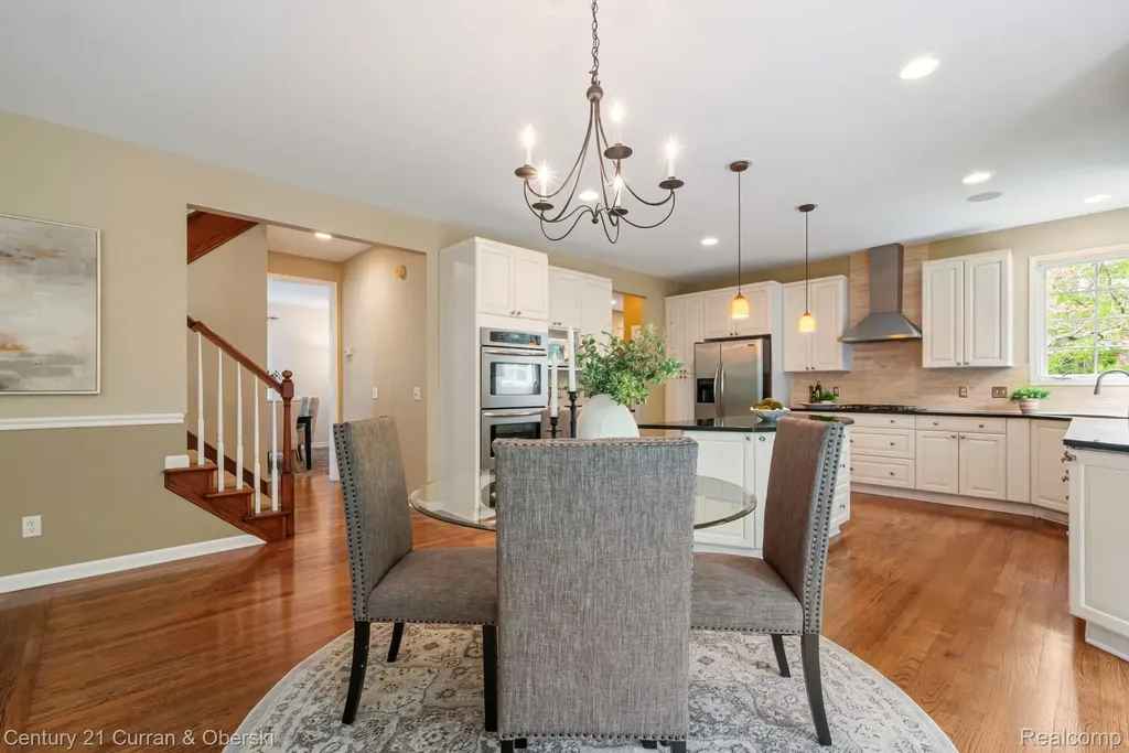 27852 Larson Lane Farmington Hills City MI 48331