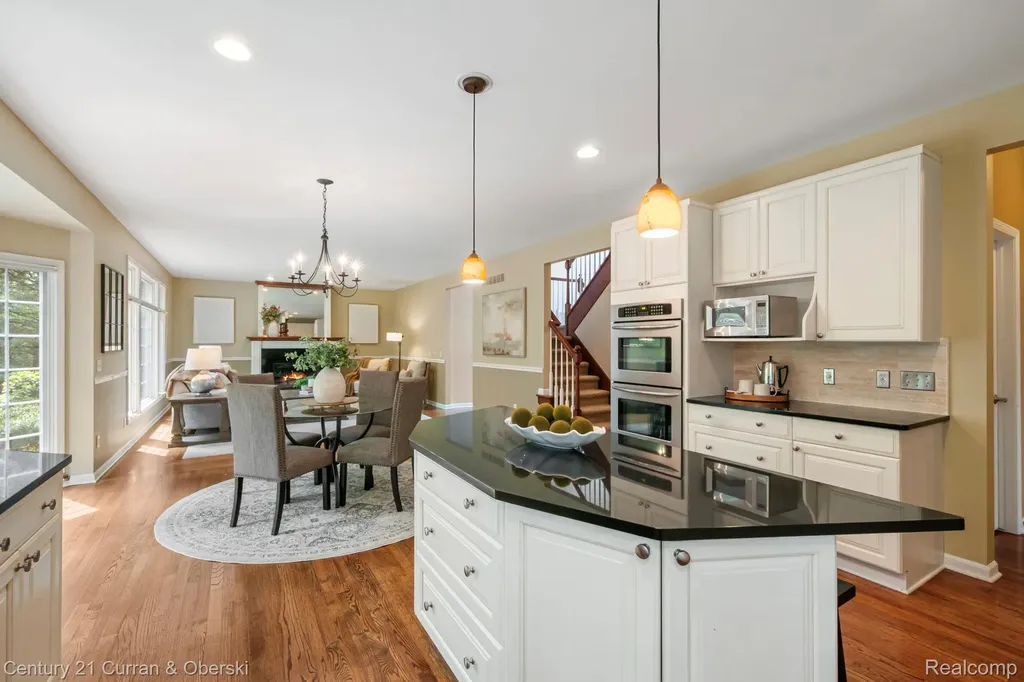 27852 Larson Lane Farmington Hills City MI 48331