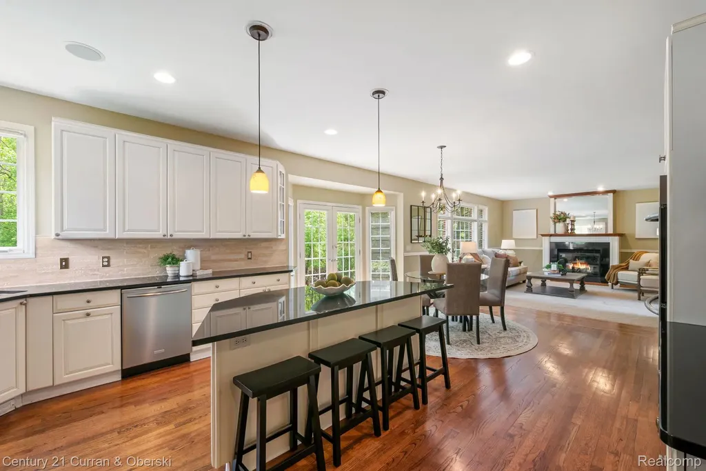 27852 Larson Lane Farmington Hills City MI 48331