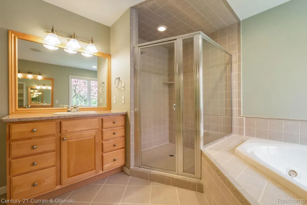 27852 Larson Lane Farmington Hills City MI 48331