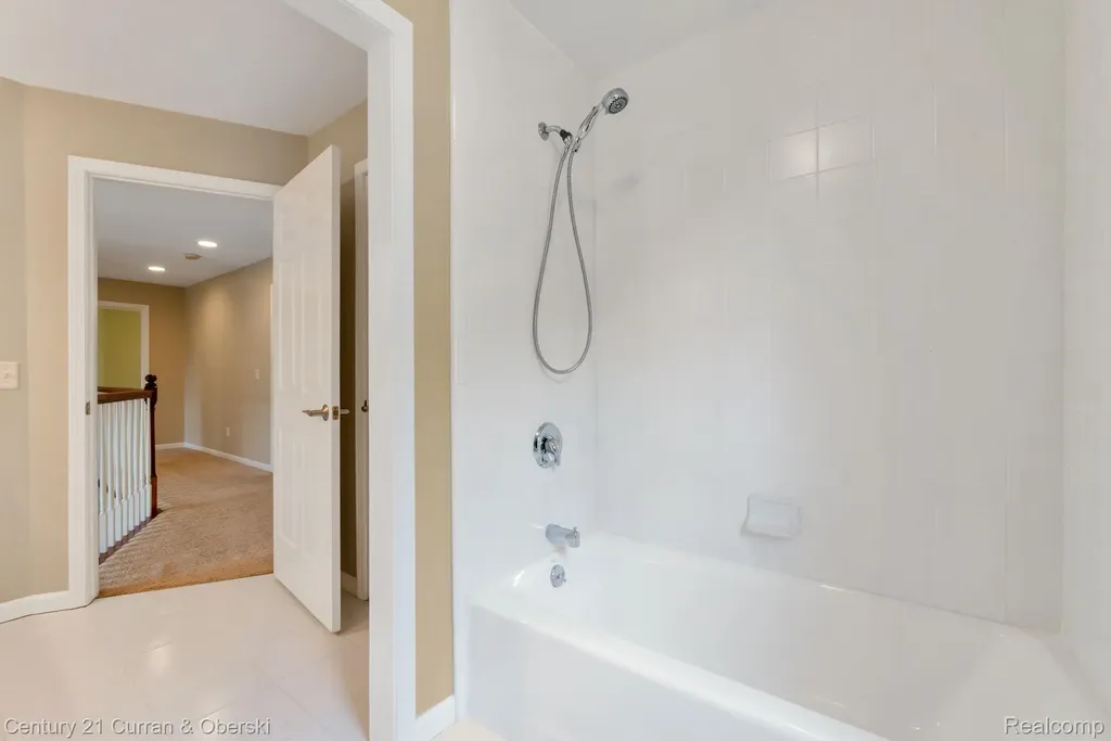 27852 Larson Lane Farmington Hills City MI 48331