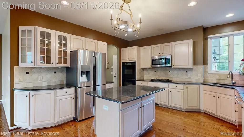 1364 Kentfield Drive Rochester City MI 48307