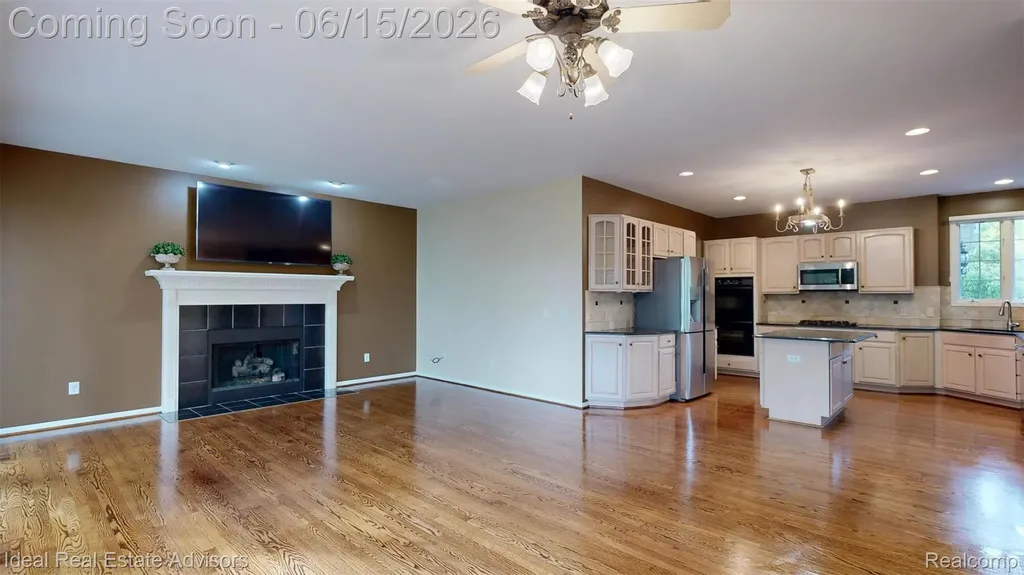 1364 Kentfield Drive Rochester City MI 48307