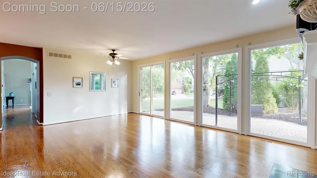 1364 Kentfield Drive Rochester City MI 48307