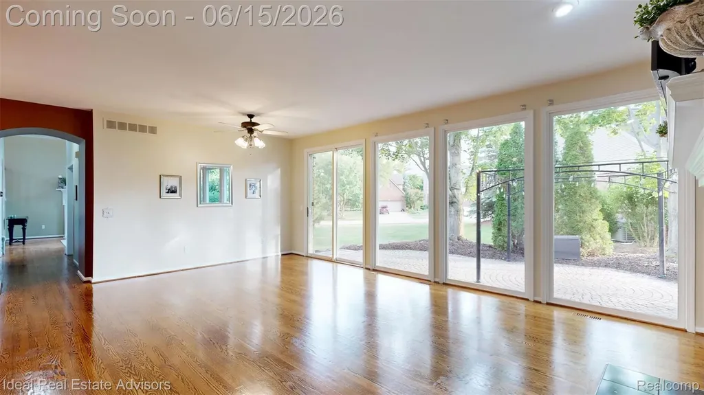 1364 Kentfield Drive Rochester City MI 48307