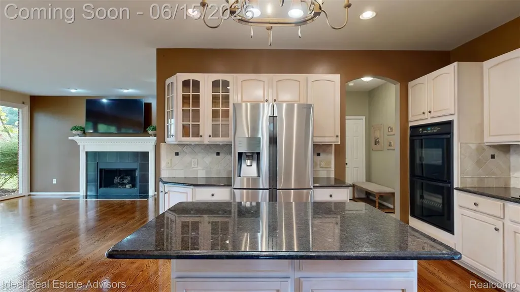 1364 Kentfield Drive Rochester City MI 48307