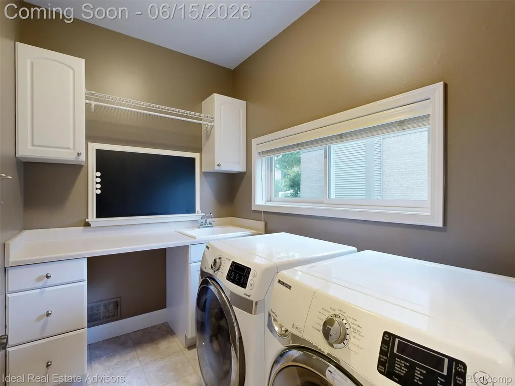 1364 Kentfield Drive Rochester City MI 48307