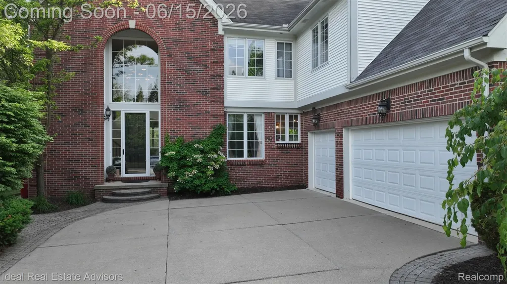 1364 Kentfield Drive Rochester City MI 48307