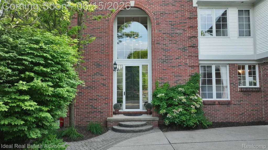 1364 Kentfield Drive Rochester City MI 48307