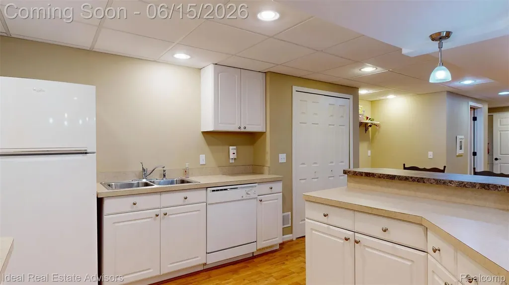 1364 Kentfield Drive Rochester City MI 48307