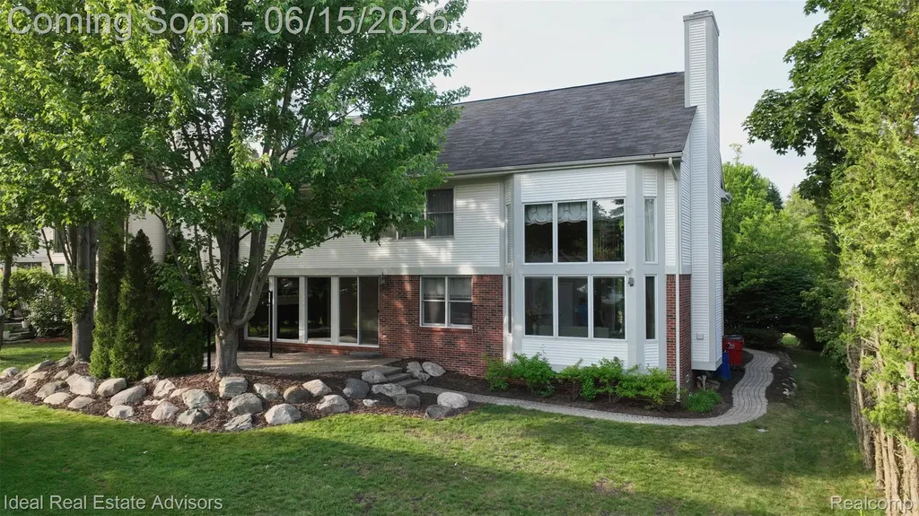 1364 Kentfield Drive Rochester City MI 48307
