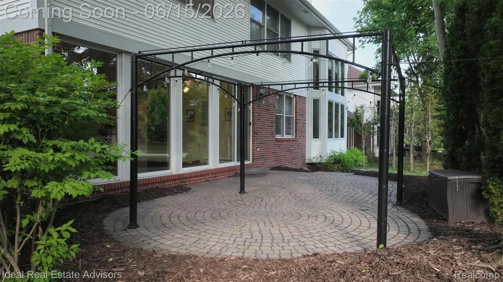 1364 Kentfield Drive Rochester City MI 48307