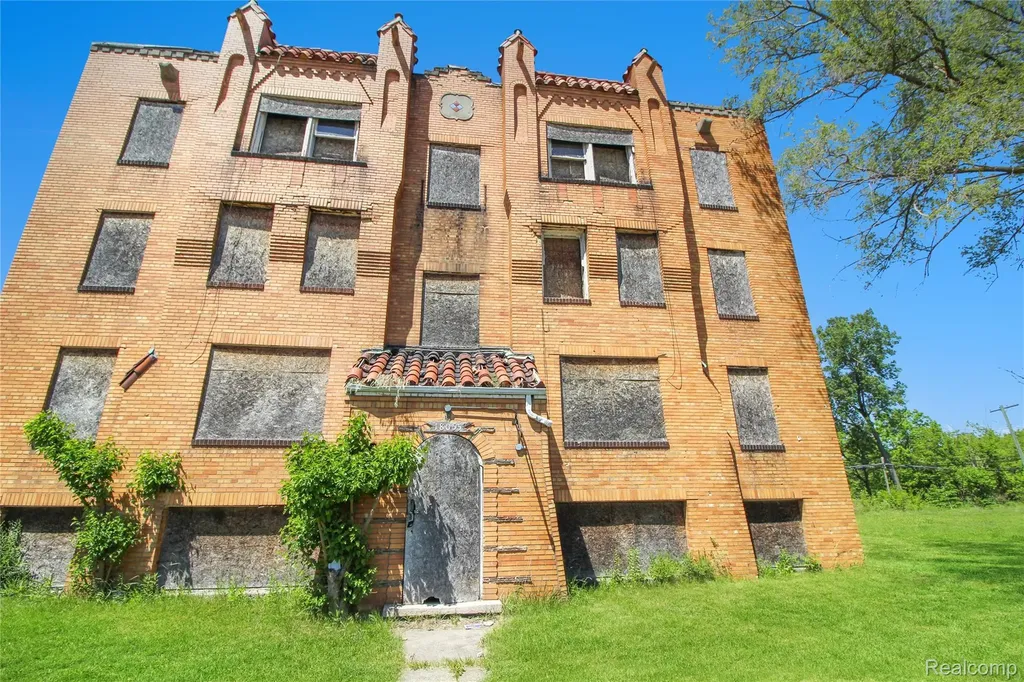 18055 Schoenherr Street Detroit City MI 48205
