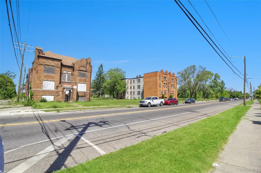 18055 Schoenherr Street Detroit City MI 48205