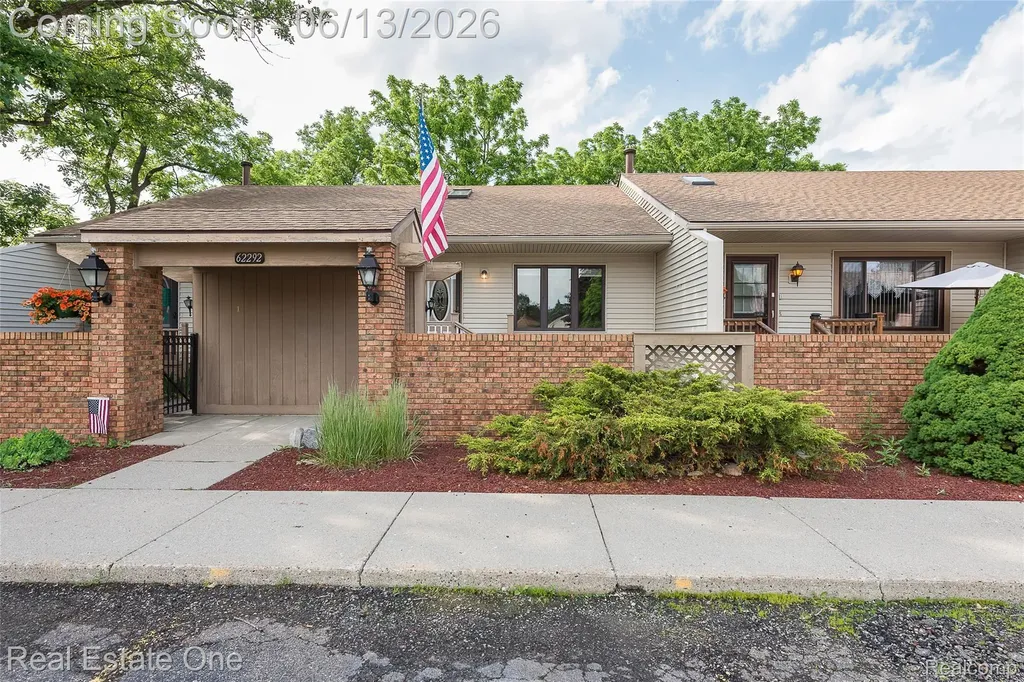 62292 Yorktown Drive South Lyon City MI 48178