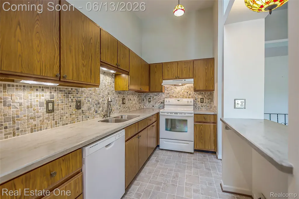 62292 Yorktown Drive South Lyon City MI 48178