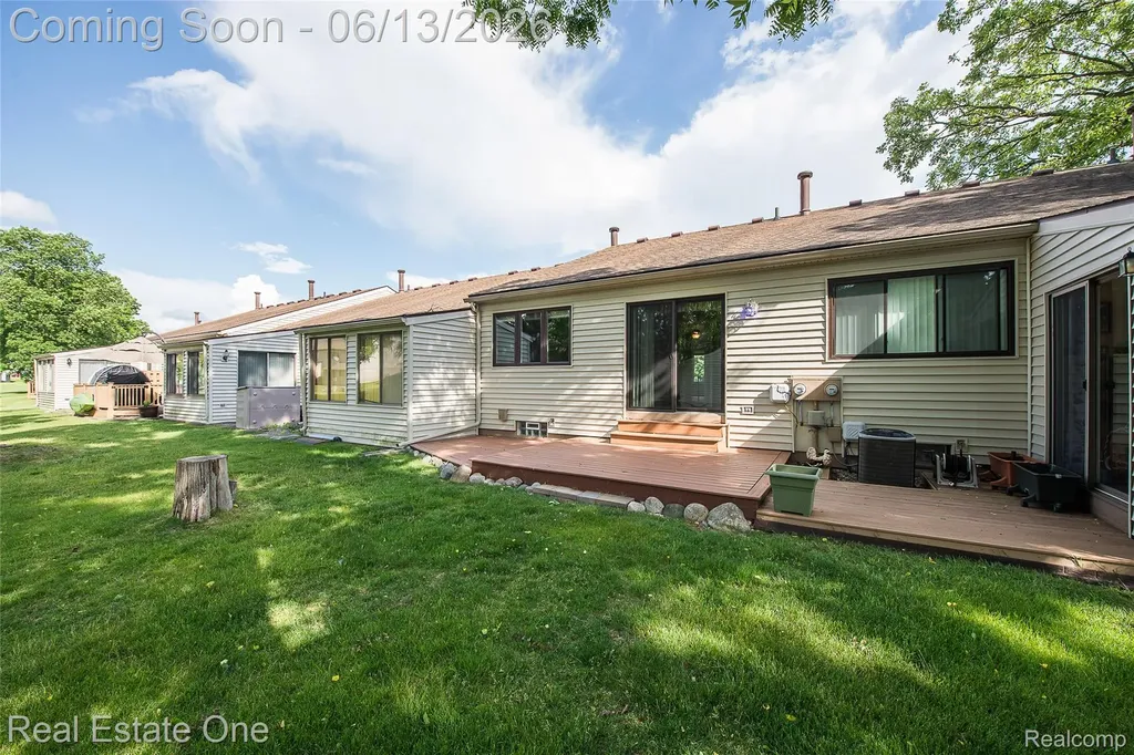 62292 Yorktown Drive South Lyon City MI 48178