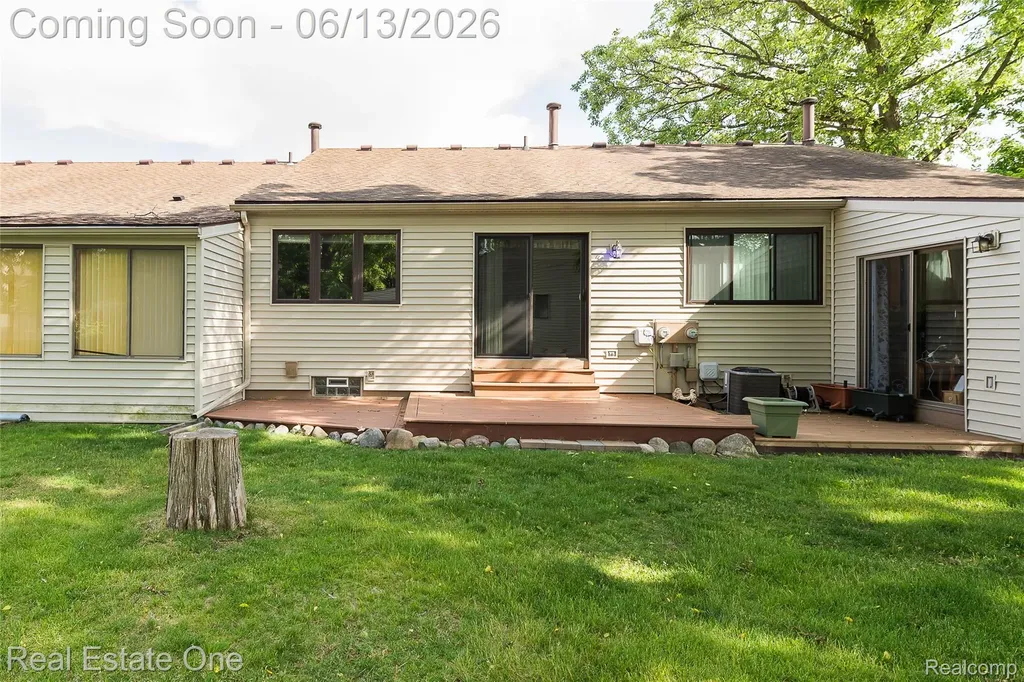62292 Yorktown Drive South Lyon City MI 48178