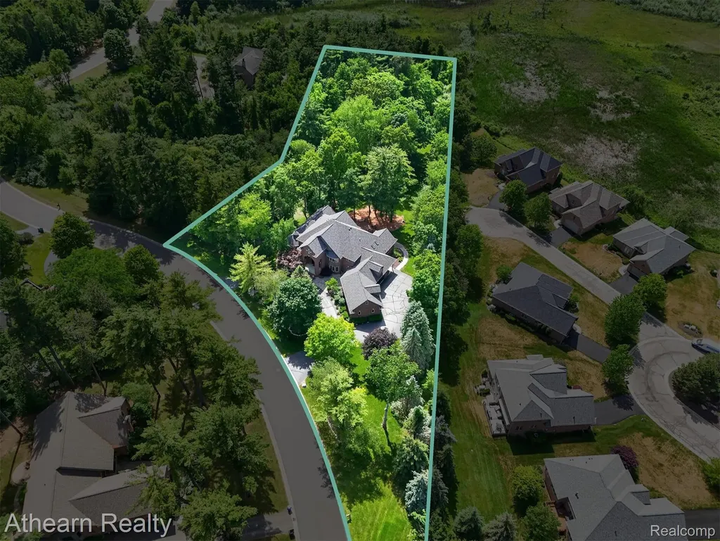 5326 Lake Forest Boulevard Genoa Township MI 48116