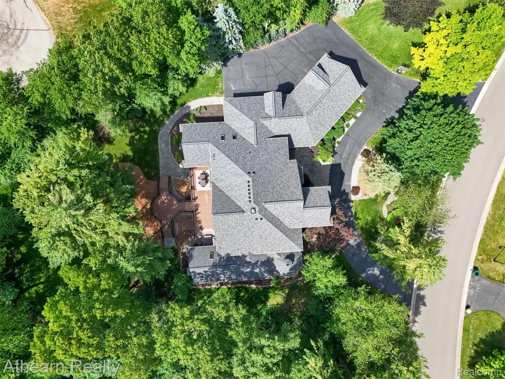 5326 Lake Forest Boulevard Genoa Township MI 48116