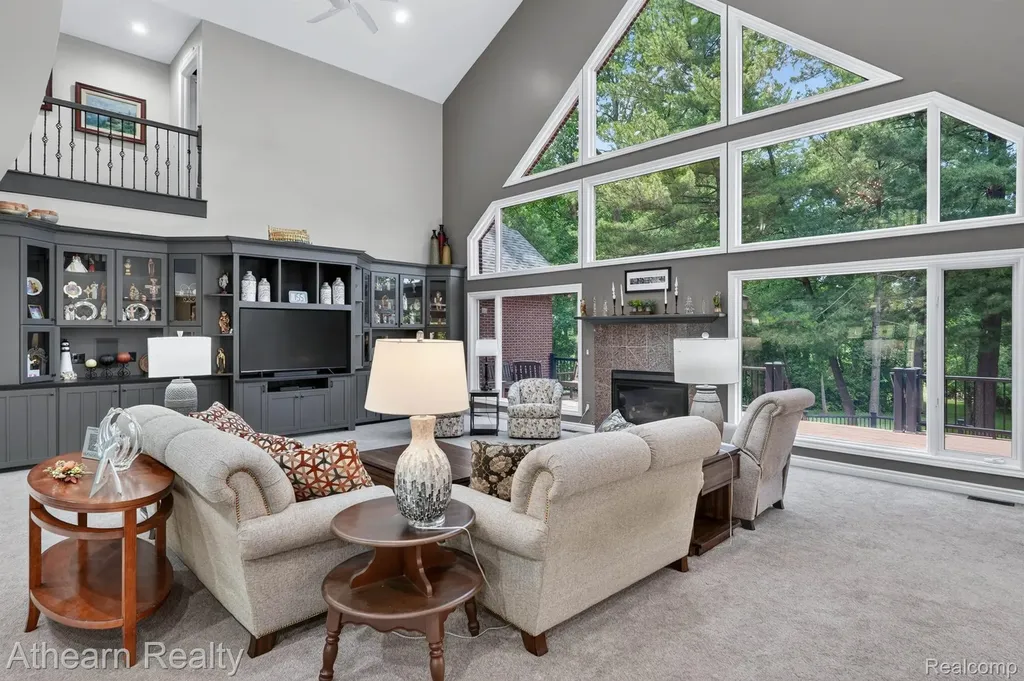 5326 Lake Forest Boulevard Genoa Township MI 48116