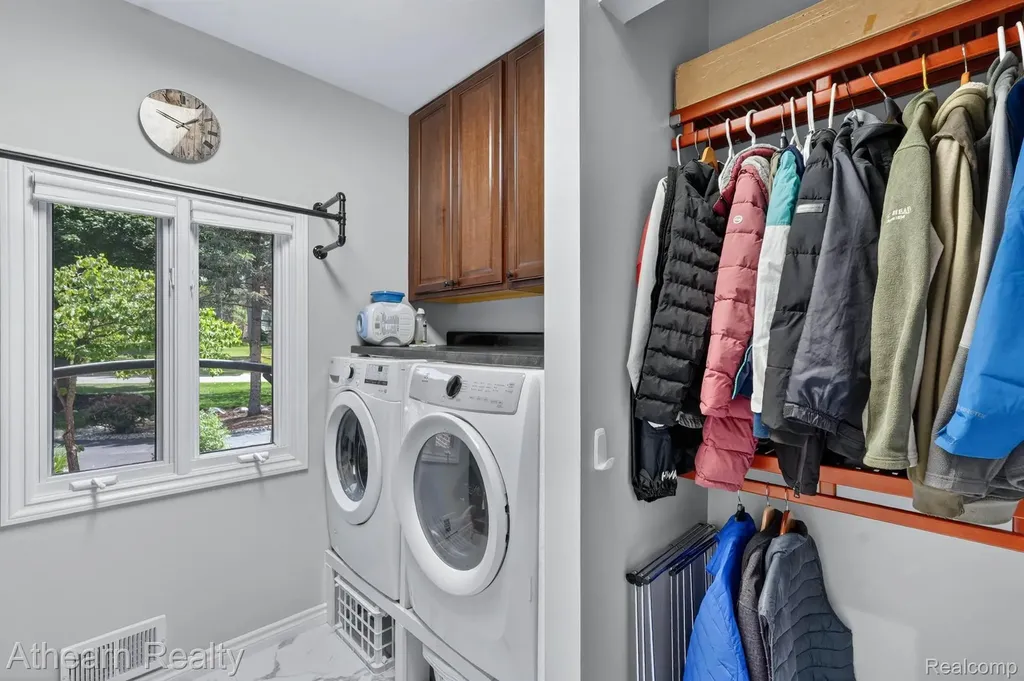 5326 Lake Forest Boulevard Genoa Township MI 48116
