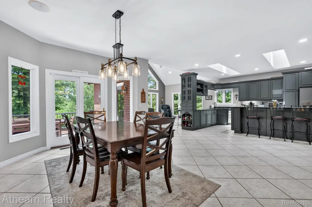 5326 Lake Forest Boulevard Genoa Township MI 48116
