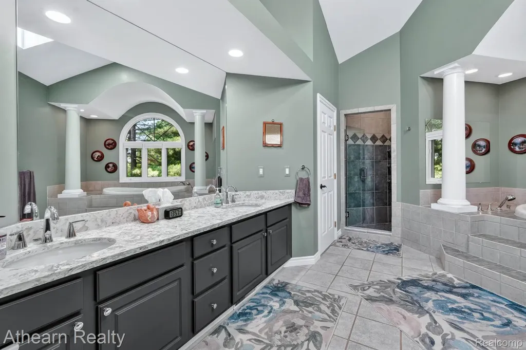 5326 Lake Forest Boulevard Genoa Township MI 48116