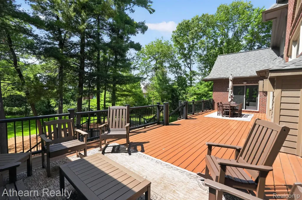 5326 Lake Forest Boulevard Genoa Township MI 48116