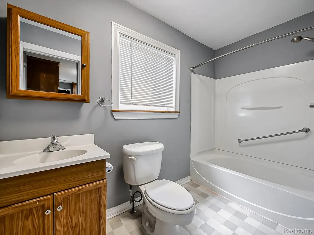 27819 Lasslett Street Roseville City MI 48066
