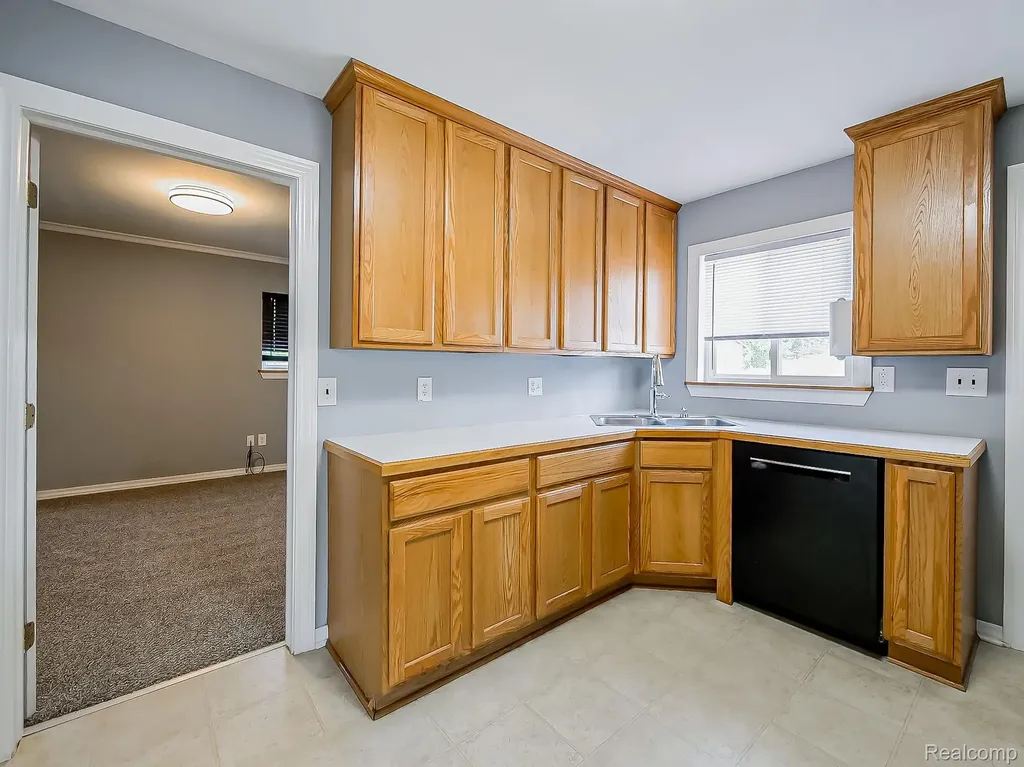 27819 Lasslett Street Roseville City MI 48066