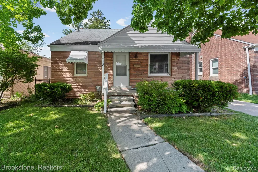18099 Rosetta Avenue Eastpointe City MI 48021