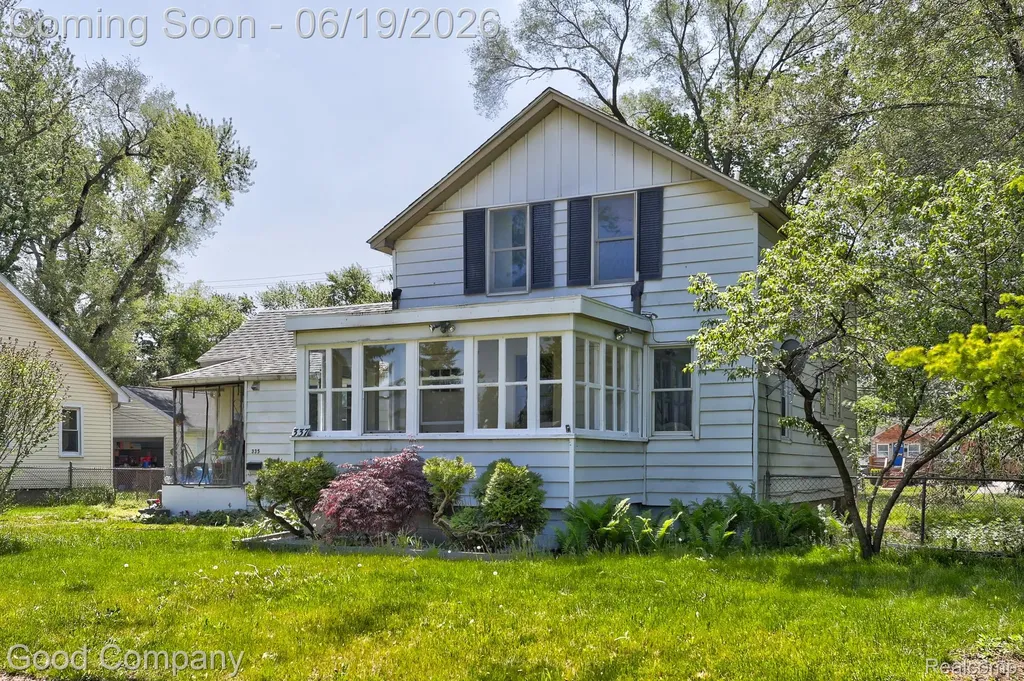 335 W Lincoln Avenue Madison Heights City MI 48071