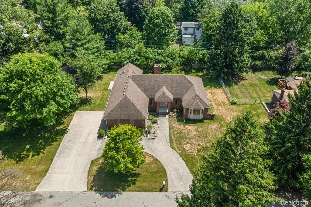 30531 Pembroke Street Livonia City MI 48152