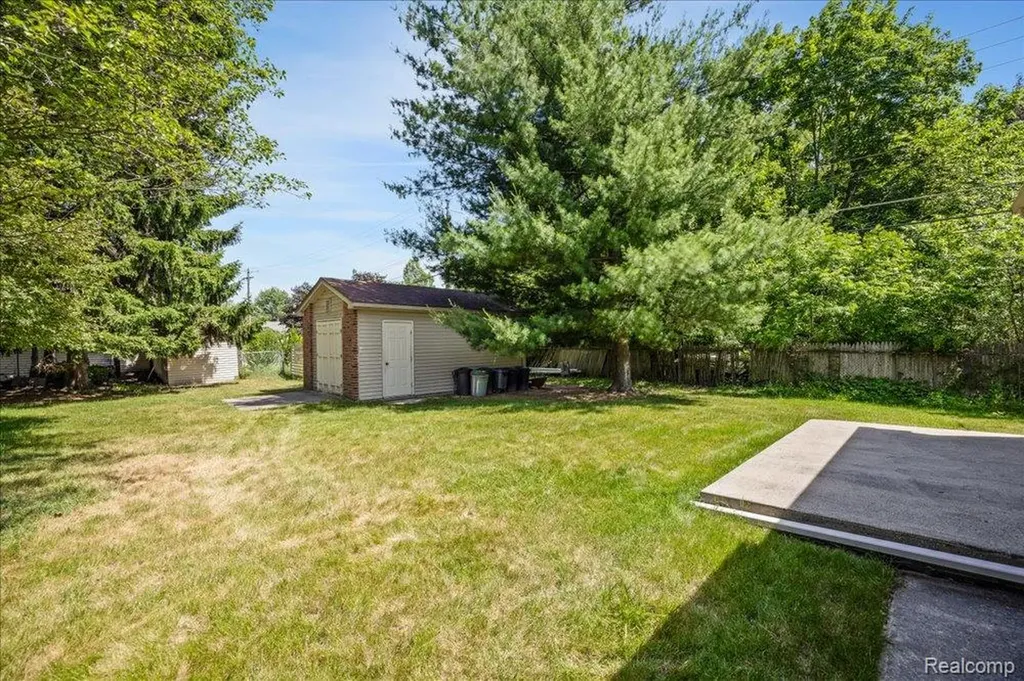 30531 Pembroke Street Livonia City MI 48152